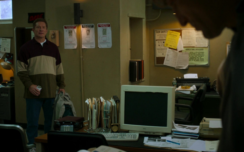 Dell Monitor in City on a Hill S03E01 Gods and Monsters (2022)