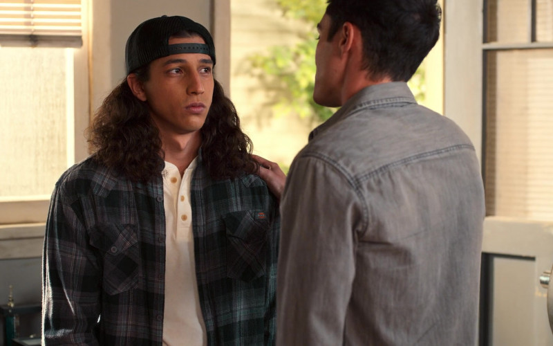 Dickies Flannel Shirt Worn by Benjamin Norris as Trent Harrison in Never Have I Ever S03E09 …had an Indian boyfriend (2022)