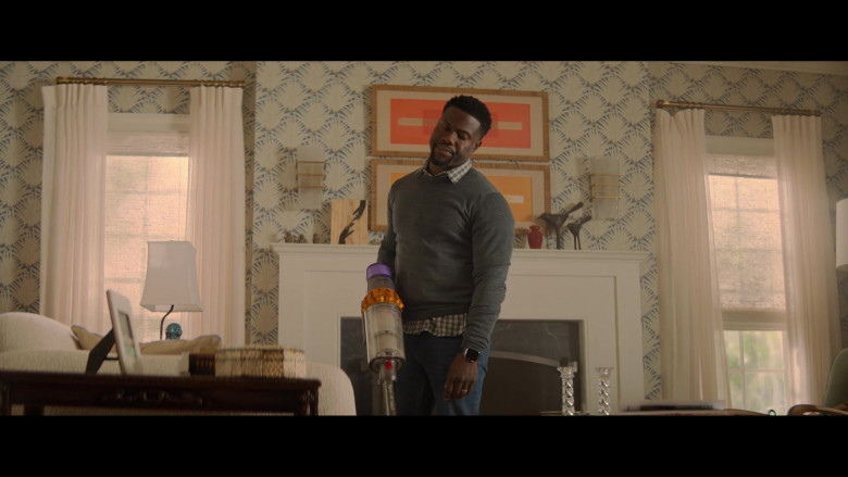 Dyson Vacuum Cleaner Used by Kevin Hart as Sonny Fisher in Me Time (2022)