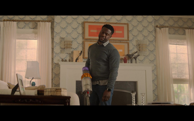 Dyson Vacuum Cleaner Used by Kevin Hart as Sonny Fisher in Me Time (2022)