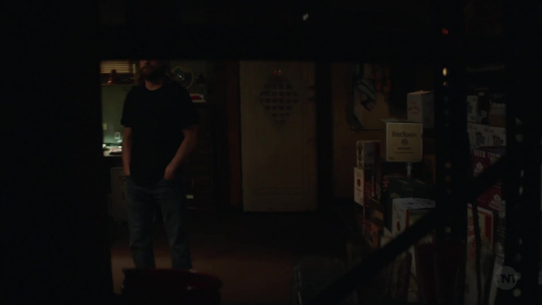 Four Roses Kentucky Bourbon Whiskey and Miller Lite Beer in Animal Kingdom S06E11 Hit and Run (2022)