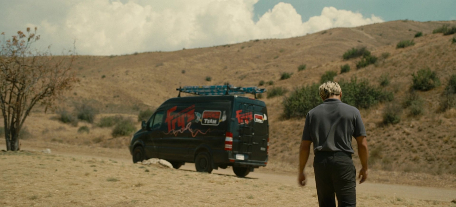 Fry's Electronics Bigbox Store In Nope (2022)