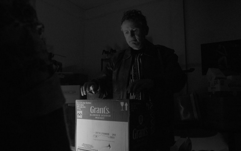Grant's Triple Wood Whisky in Better Call Saul S06E11 "Breaking Bad" (2022)