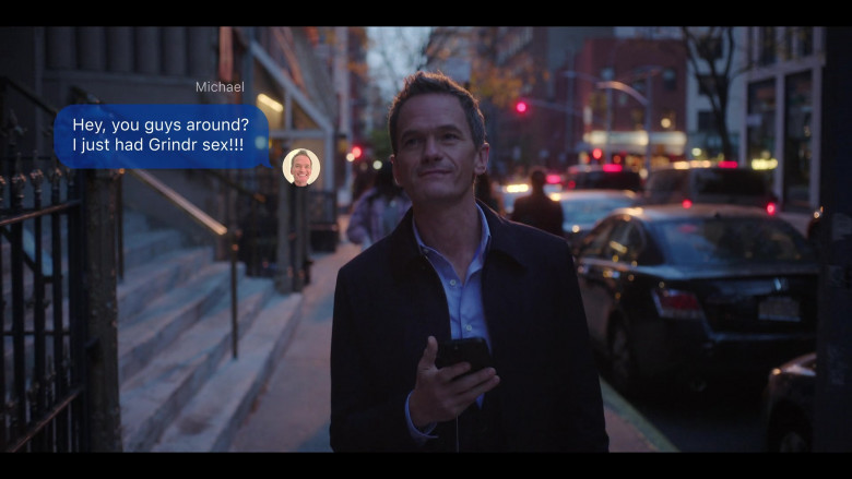Grindr Social Networking App for LGBTQ People Used by Neil Patrick Harris as Michael Lawson in Uncoupled S01E03 (2)