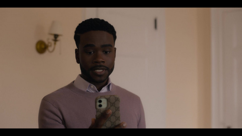 Gucci Phone Case of Bradley Gibson as Tyler Robinson in Partner Track S01E05 Out of Office (2022)