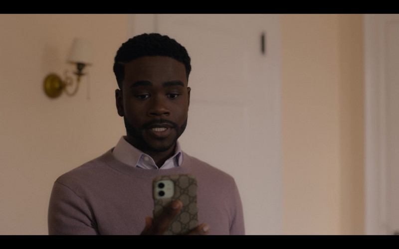 Gucci Phone Case of Bradley Gibson as Tyler Robinson in Partner Track S01E05 Out of Office (2022)
