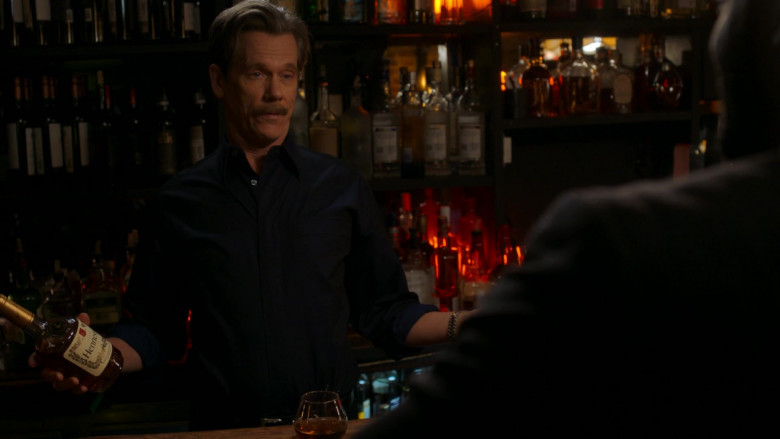 Hennessy Cognac Bottle Held by Kevin Bacon as FBI Agent John ‘Jackie’ Rohr in City on a Hill S03E01 Gods and Monsters (2022)