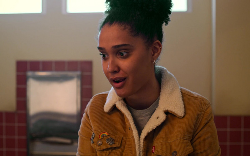 Levi's Women's Jacket Worn by Lee Rodriguez as Fabiola Torres in Never Have I Ever S03E02 …had my own troll (2022)