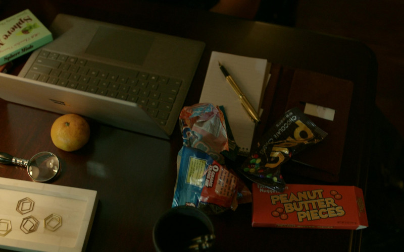 Microsoft Surface Laptop in Dynasty S05E18 "A Writer of Dubious Talent" (2022)