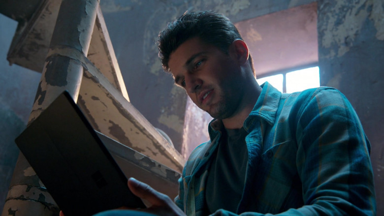 Microsoft Surface Tablet in Good Trouble S04E14 Life Is What Happens (2022)