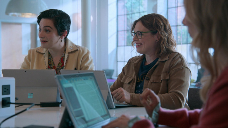 Microsoft Surface Tablets in Good Trouble S04E16 Mama Told Me (1)