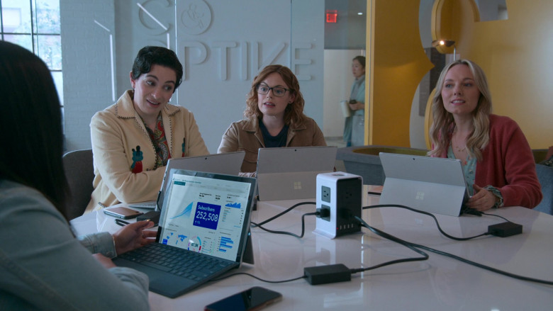 Microsoft Surface Tablets in Good Trouble S04E16 Mama Told Me (2)