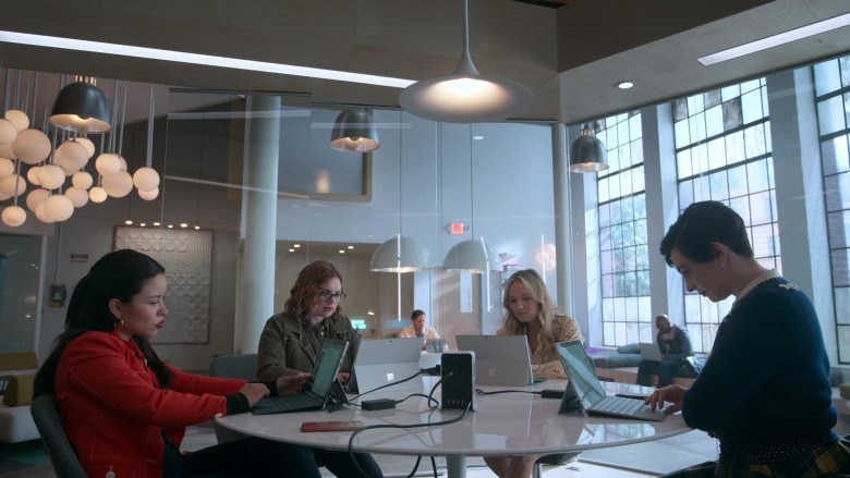 Microsoft Surface Tablets in Good Trouble S04E16 Mama Told Me (4)