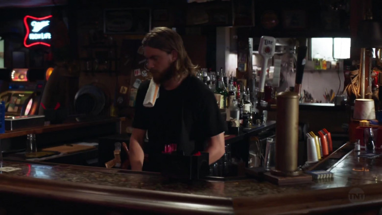 Miller High Life Sign and Miller Lite Beer in Animal Kingdom S06E11 Hit and Run (2022)