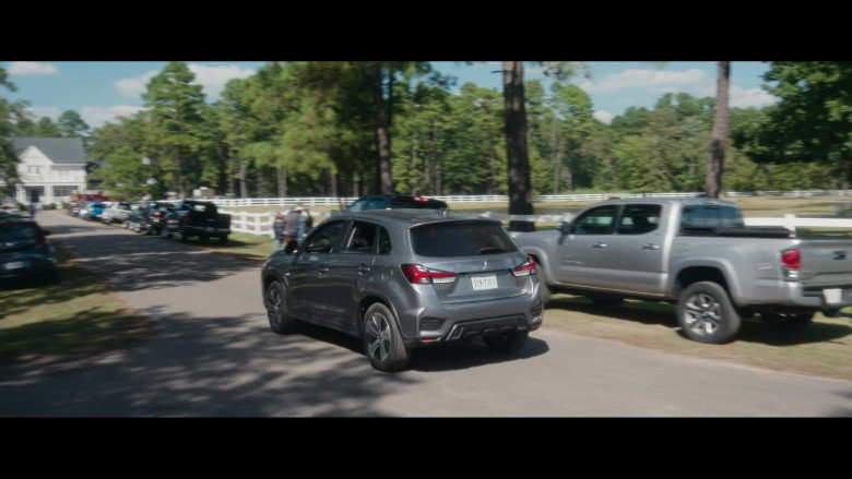 Mitsubishi Outlander Car in Echoes S01E01 Home (2022)