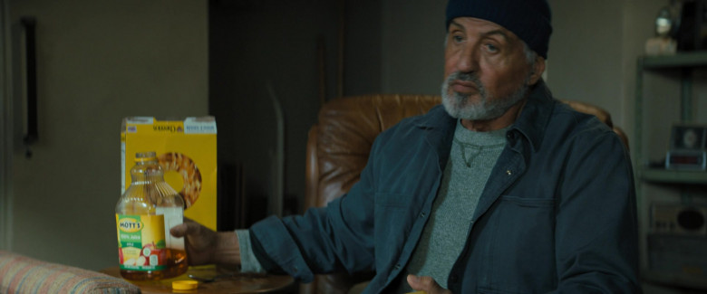 Mott's Apple Juice and Cheerios Cereal Enjoyed by Sylvester Stallone as Joe in Samaritan Movie (1)