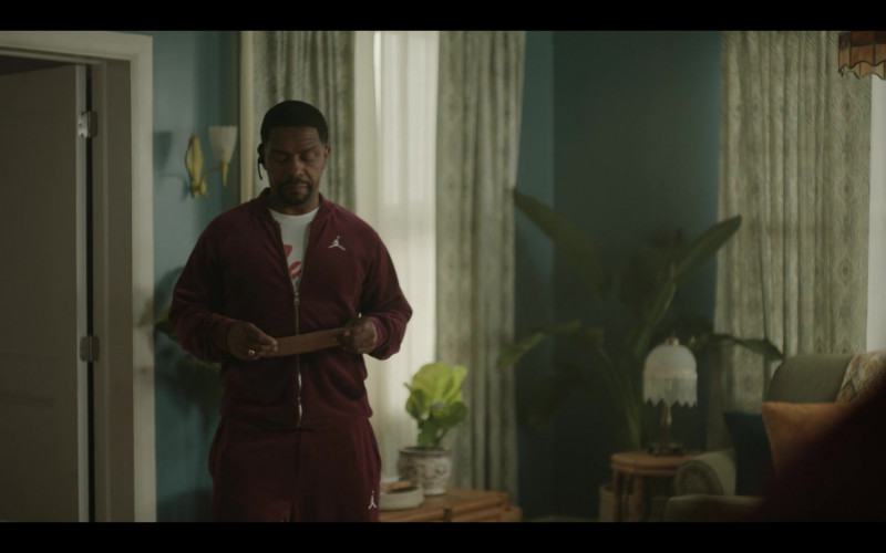 Nike Jordan Velour Tracksuit in The Chi S05E09 I’m Looking For A New Thing (2022)