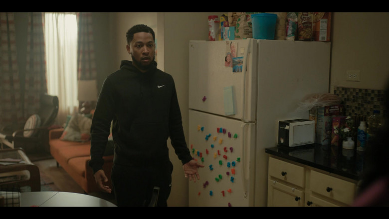 Nike Men's Black Hoodie in The Chi S05E09 I'm Looking For A New Thing (2022)