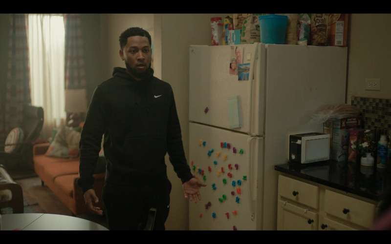 Nike Men's Black Hoodie in The Chi S05E09 I'm Looking For A New Thing (2022)