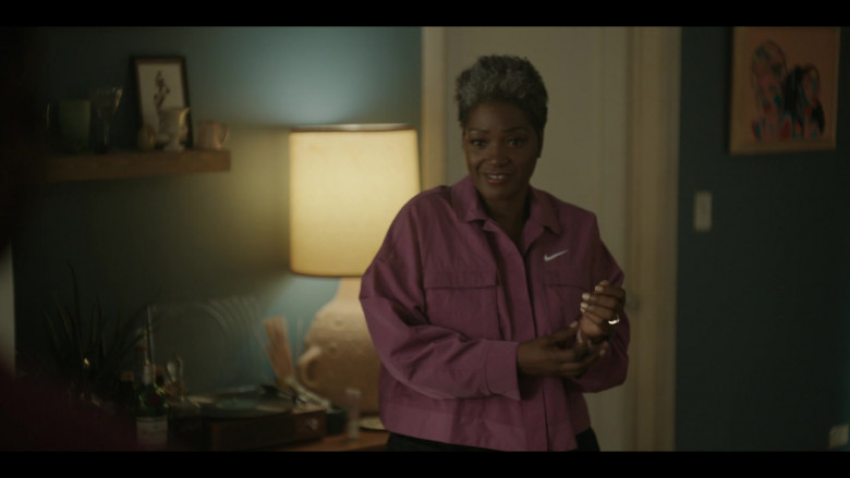 Nike Women's Shirt in The Chi S05E09 I'm Looking For A New Thing (2022)