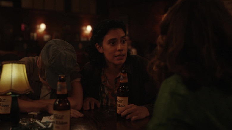 Pabst Blue Ribbon Beer in A League of Their Own S01E06 Stealing Home (7)