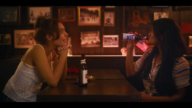 Pabst Blue Ribbon Beer in Bridge and Tunnel S02E04 Dance the Night Away (2)