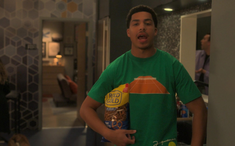 ROLD GOLD Original Tiny Twists Pretzels in Grown-ish S05E05 You Don’t Know Me (1)