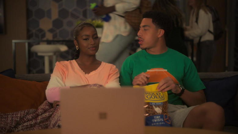 ROLD GOLD Original Tiny Twists Pretzels in Grown-ish S05E05 You Don't Know Me (2)