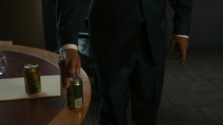 Schweppes Ginger Ale in Better Call Saul S06E13 Saul Gone (2022)