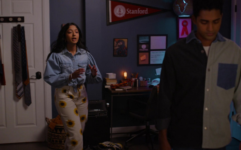 Stanford University in Never Have I Ever S03E08 "...hooked up with my boyfriend" (2022)