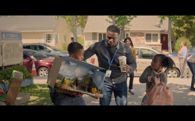 Starbucks Coffee of Kevin Hart as Sonny Fisher in Me Time (3)