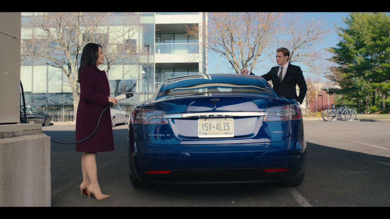 Tesla Model S Blue Car in Partner Track S01E03 Change of Venue (5)
