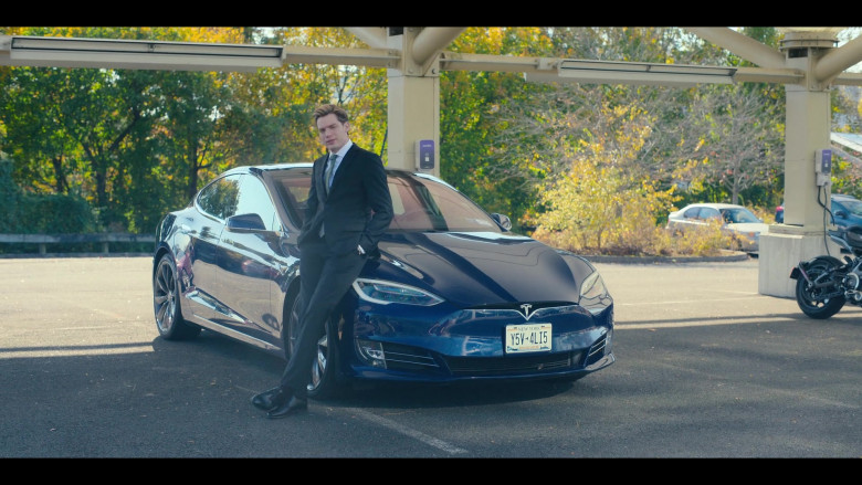 Tesla Model S Blue Car in Partner Track S01E03 Change of Venue (6)