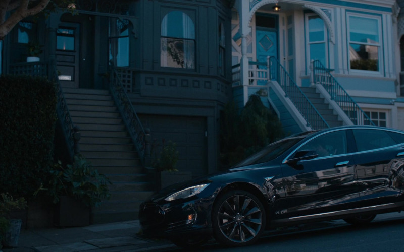 Tesla Model S Car in Surface S01E07 It Was Always Going to End This Way (1)