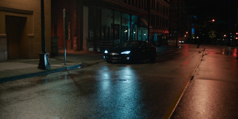 Tesla Model S Car in Surface S01E07 It Was Always Going to End This Way (2)