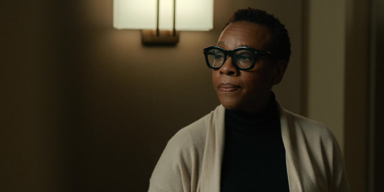 Tom Ford Eyeglasses For Women in Surface S01E05 It Comes in Waves (2022)