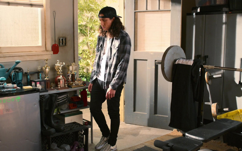 Vans Shoes of Benjamin Norris as Trent Harrison in Never Have I Ever S03E09 …had an Indian boyfriend (2022)