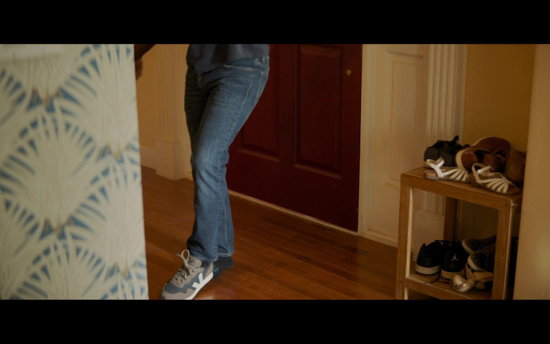 Veja Men’s Sneakers Worn by Kevin Hart as Sonny Fisher in Me Time (2022)