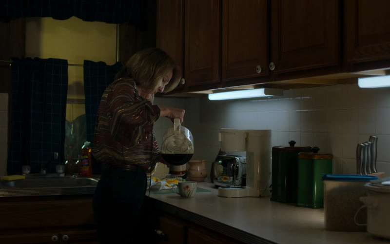 Ajax Dishwashing Liquid in City on a Hill S03E08 Whipping Post (2022)