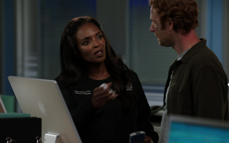 Apple iMac Computers in Chicago Med S08E01 How Do You Begin to Count the Losses (1)