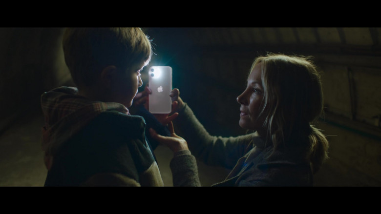 Apple iPhone Smartphone in Last Light S01E04 Dead of Night (1)