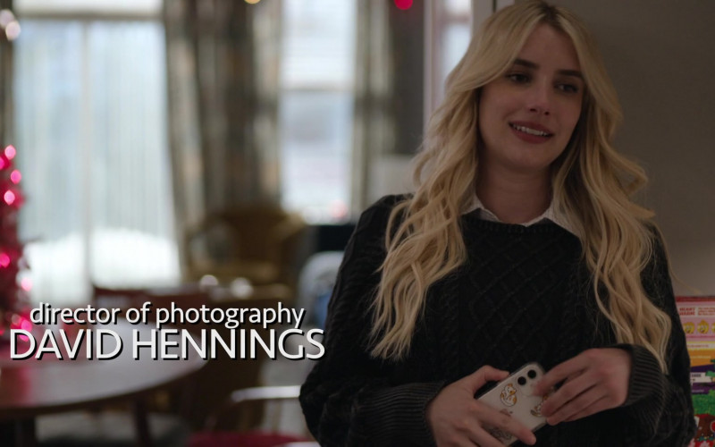 Apple iPhone Smartphone of Emma Roberts as Margot Hayes in About Fate (1)