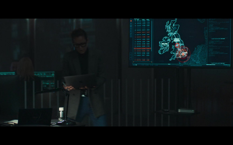 Asus and Apple MacBook Laptops in Last Light S01E04 Dead of Night (2022)