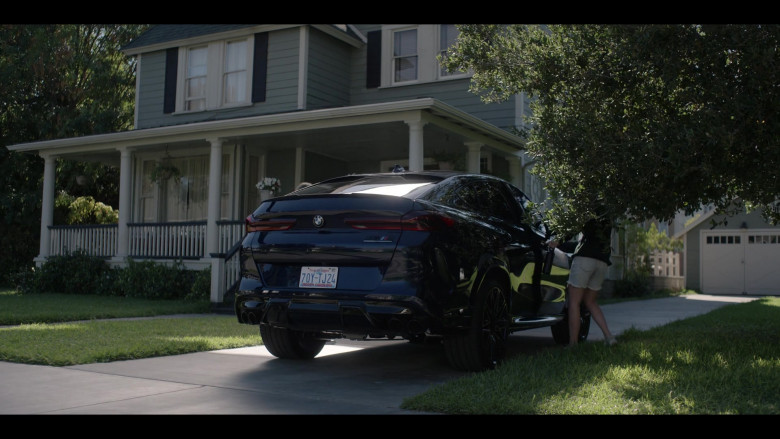 BMW X6M Car in American Horror Stories S02E08 Lake (1)
