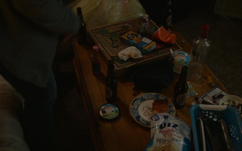 Ben & Jerry’s Ice Cream, Polar Seltzer, Kraft Macaroni & Cheese, UTZ Chips in Kevin Can Fk Himself S02E07 The Problem