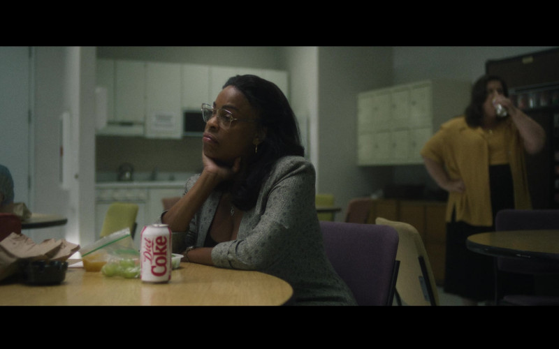 Coca-Cola Diet Coke Drink in Monster The Jeffrey Dahmer Story S01E10 God of Forgiveness, God of Vengeance (2022)
