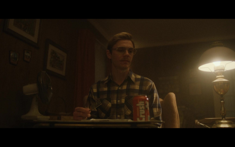 Crush Soda Enjoyed by Evan Peters as Jeffrey Dahmer in Monster The Jeffrey Dahmer Story S01E02 Please Don't Go (2)