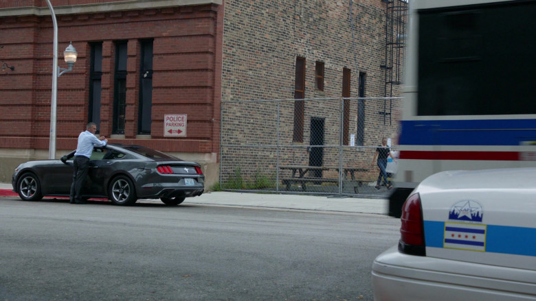 Ford Mustang Car in Chicago Fire S11E01 Hold on Tight (1)