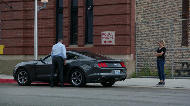Ford Mustang Car in Chicago Fire S11E01 Hold on Tight (3)