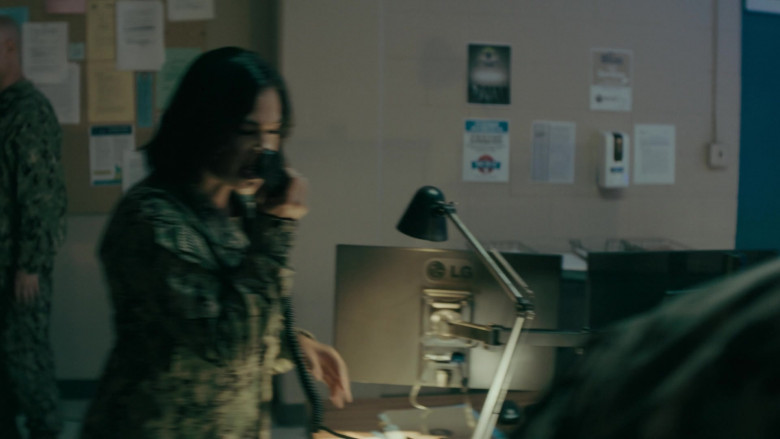 LG Monitors in SEAL Team S06E01 Low-Impact (1)